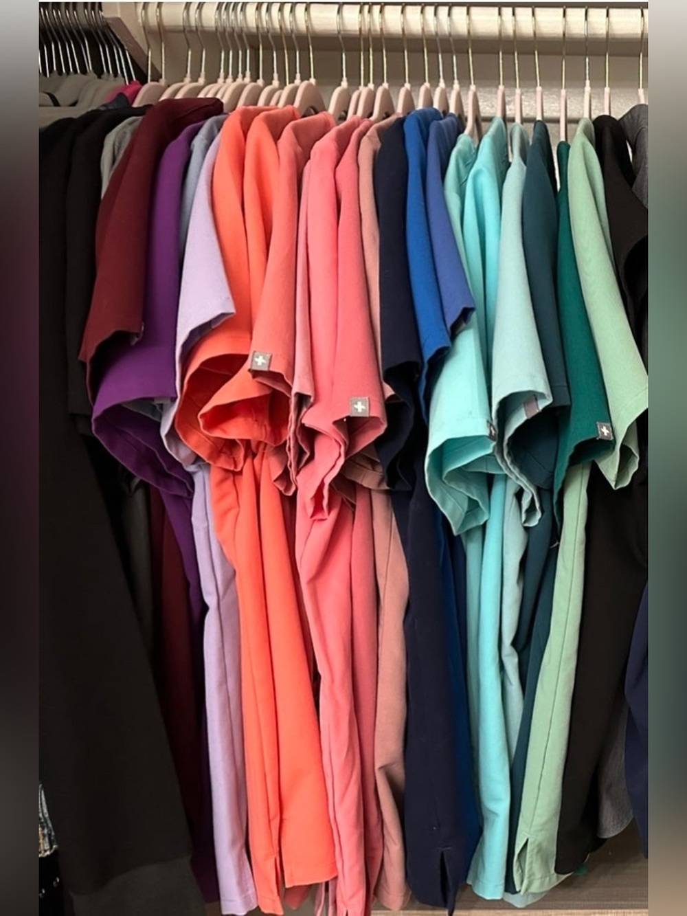 💛🧡❤️FIGS SCRUBS🩷💜💙